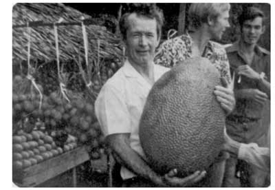 Photo of John Marshall with 30kg Jackfruit.